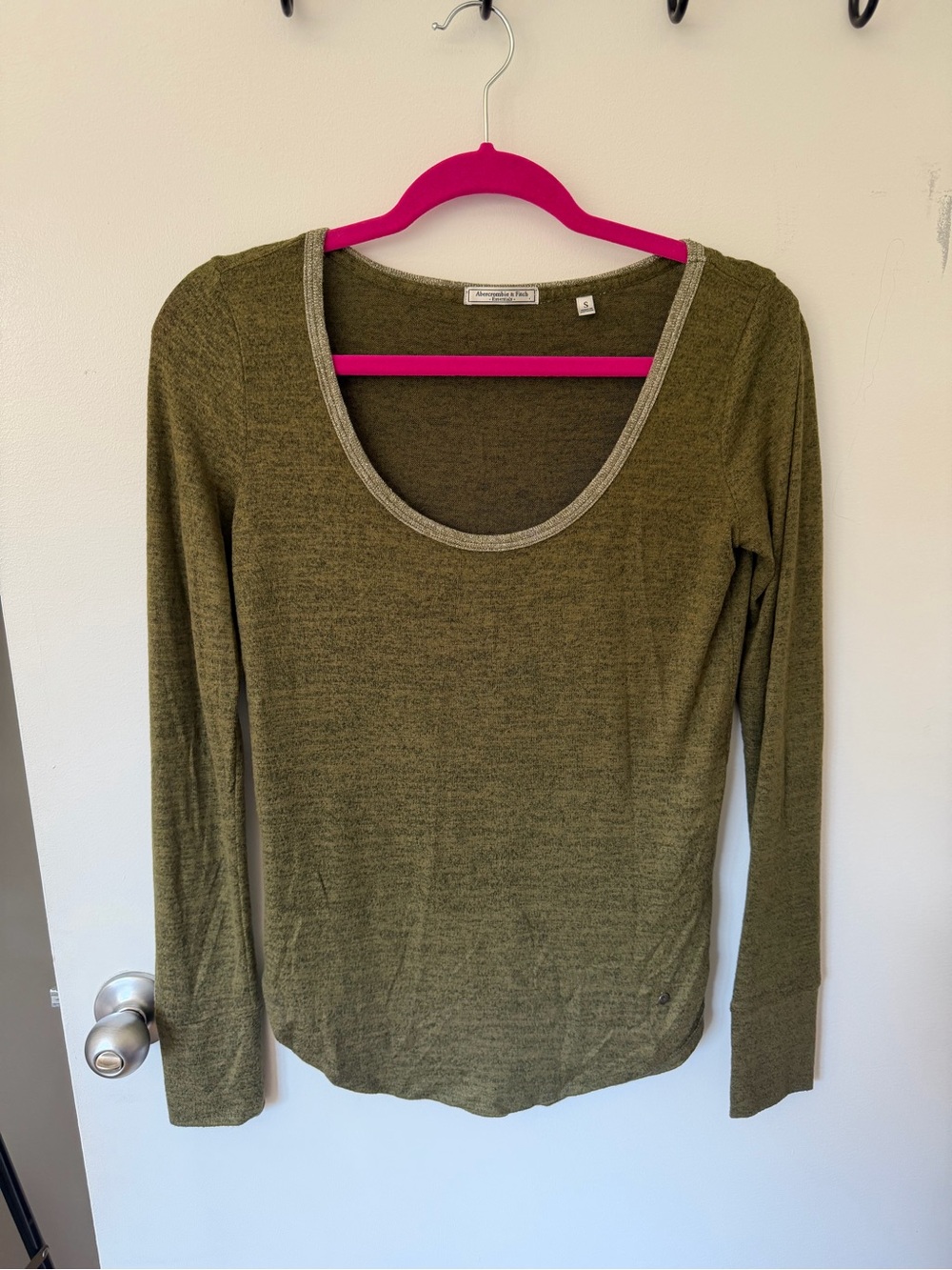 Abercrombie & Fitch Olive Green Scoop-Neck Long Sleeve Top